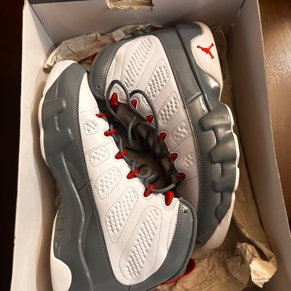 Jordan Air Jordan 9 Retro White and Gray Sneakers - Picture 3 of 3